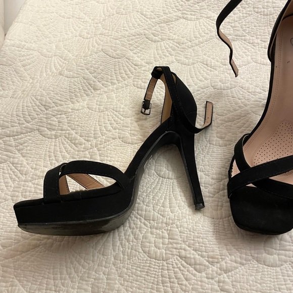 Windsor black criss cross platform stiletto - Picture 4 of 8